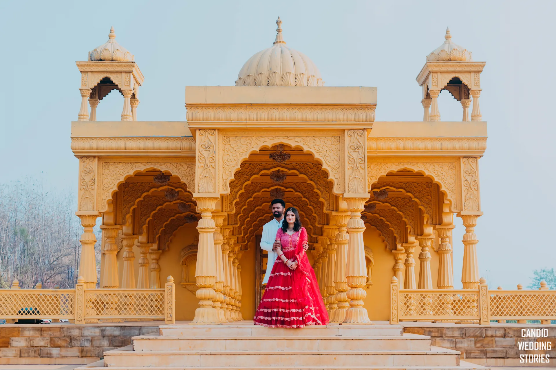 Palace Backdrop Pre Wedding by Candid Wedding Stories